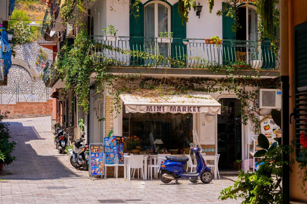 Appartamenti Paolone House Taormina Mare Mazzeo Buitenkant foto